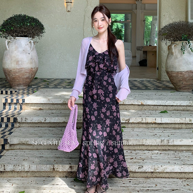 甜美秀熙熙十三行2026夏季优雅气质V领印花高腰吊带连衣裙子女