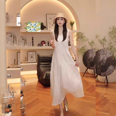 夏季新款气质高级感显瘦百搭连衣裙女新款韩版简约宽松无袖长裙子