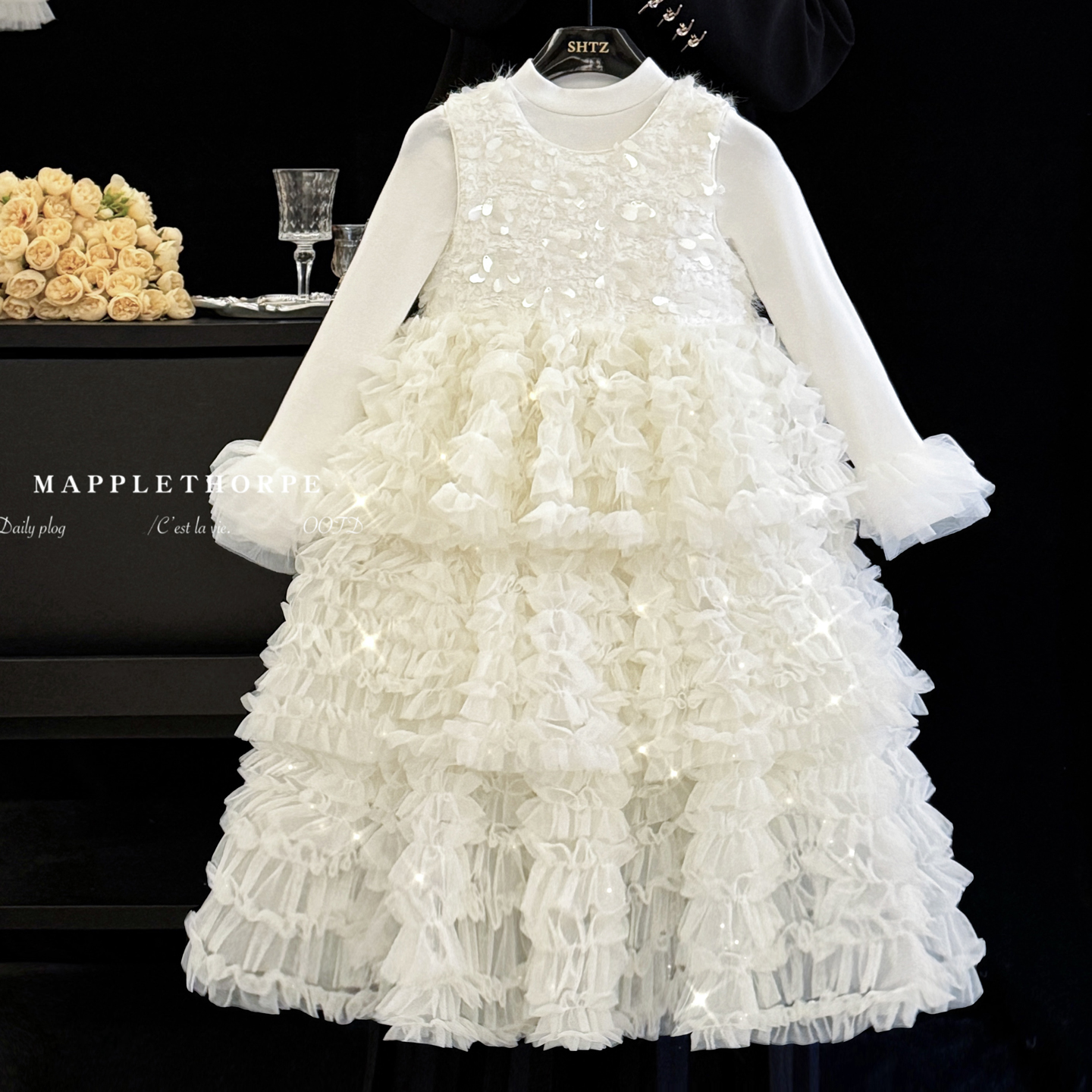 高端女童连衣裙秋冬2025新款儿童重工生日礼服公主裙白色蓬蓬纱裙