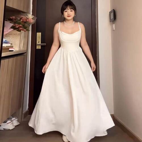 200斤大码女装白色吊带连衣裙女夏季胖MM高级感收腰显瘦仙女长裙
