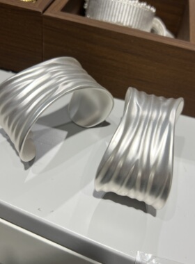 日韩时尚波浪纹拉丝肌理感开口手镯冷淡风小众轻奢气质百搭手环潮