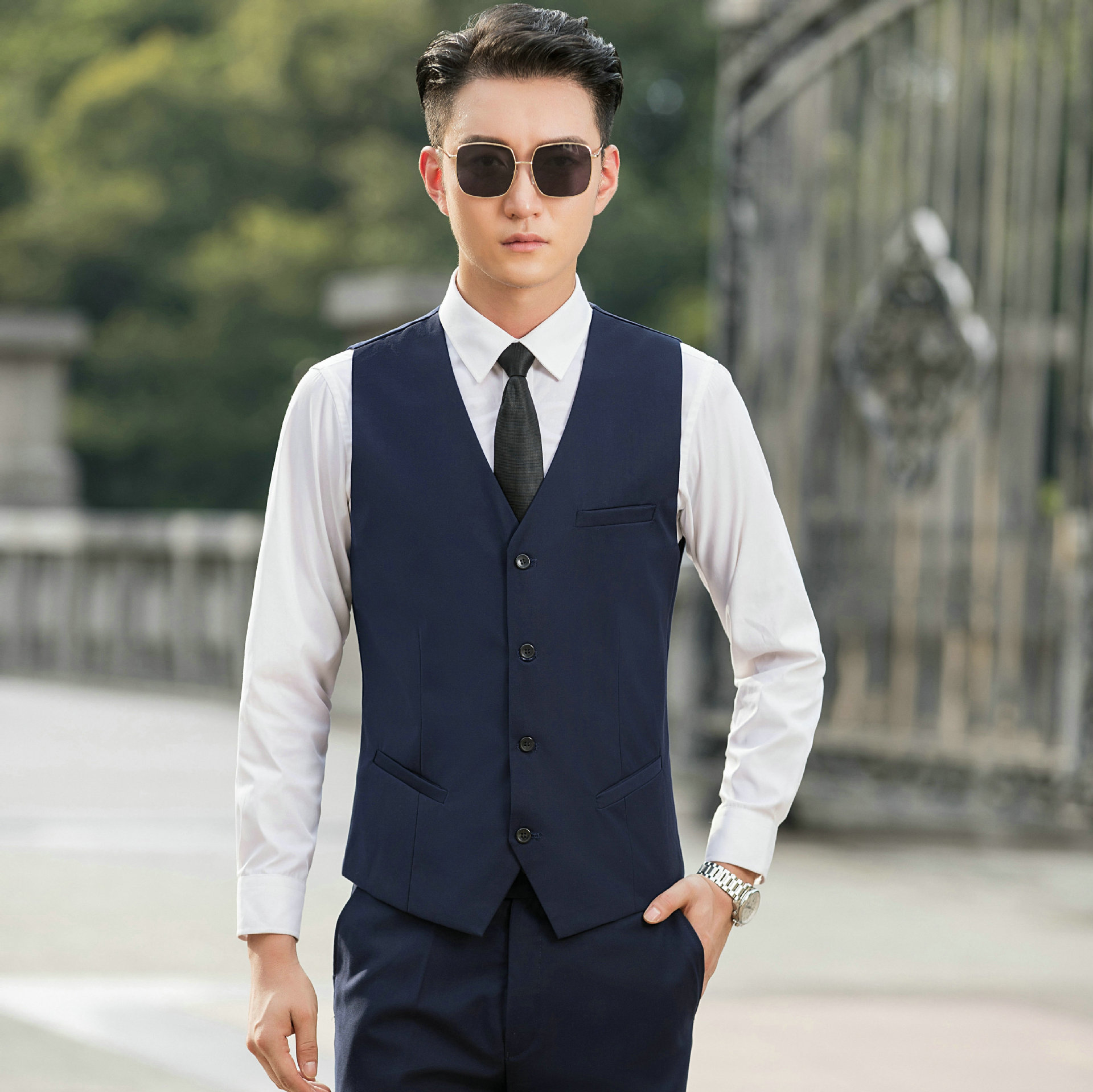 时尚新款夏款新款西服时尚休闲马甲白色衬衫西裤男款上班直筒裤