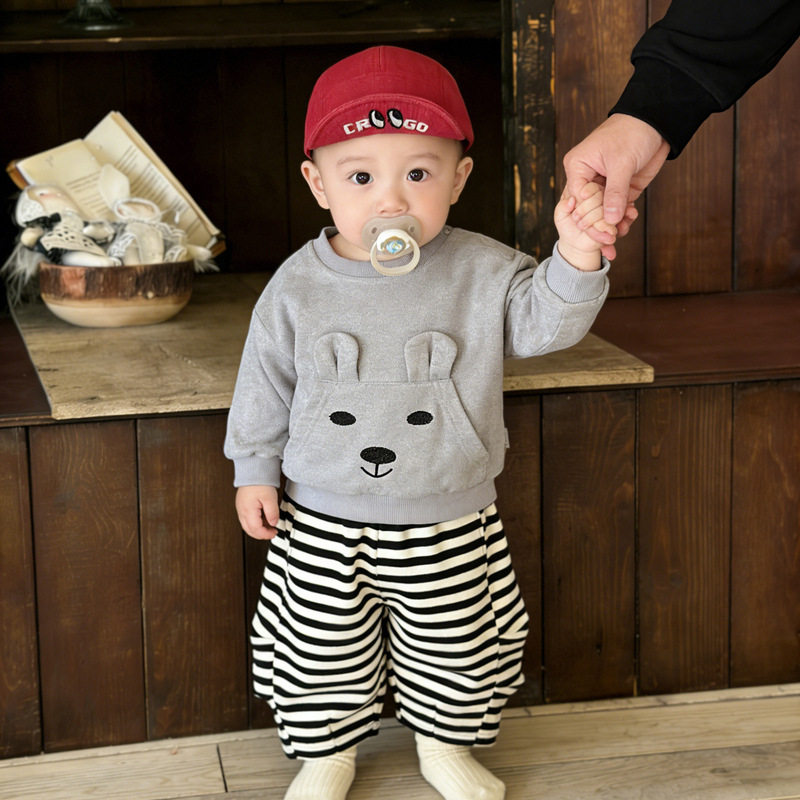 婴儿春季洋气小套装新款帅气男童卡通可爱卫衣宝宝百搭休闲哈伦裤