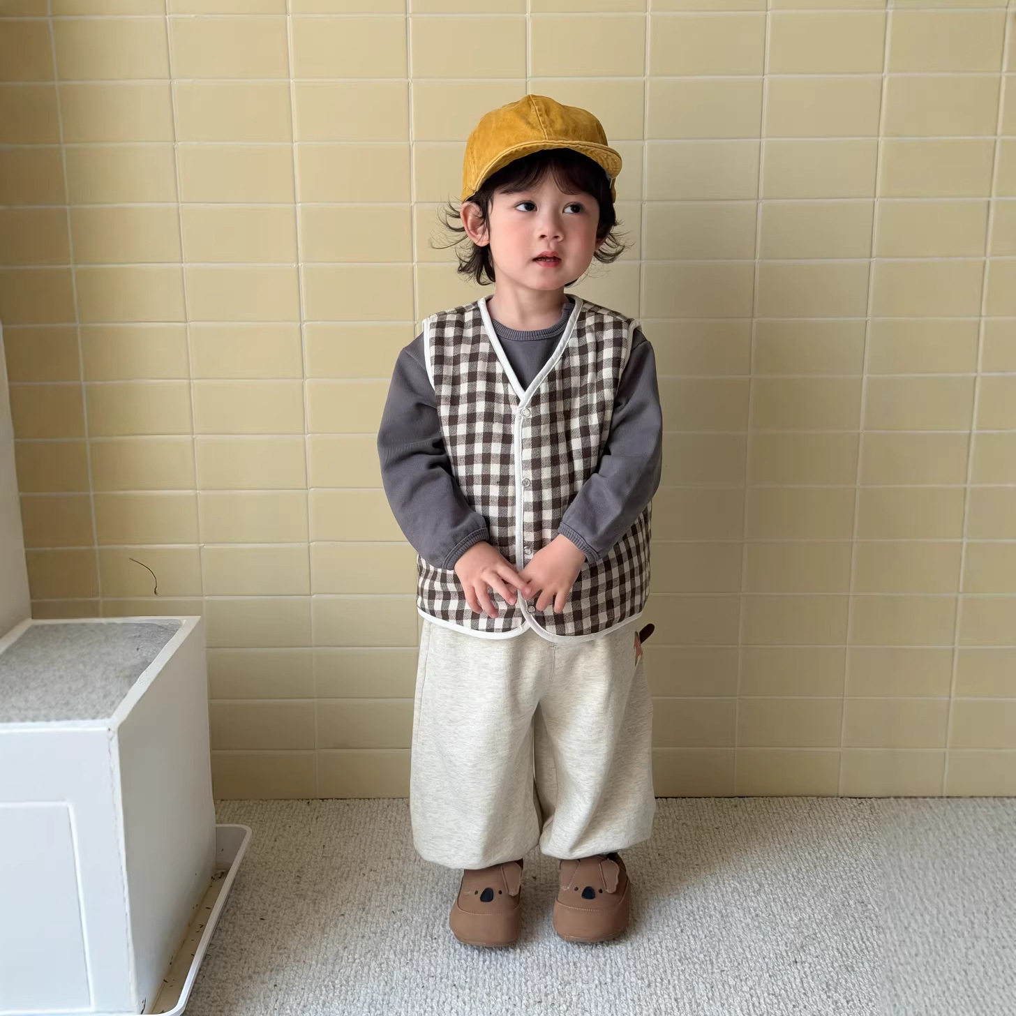 儿童衣服韩版春装宝宝春装2026童装儿童格子马甲男童卫衣裤套装
