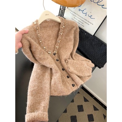 小香风V领镶钻毛衣外套女