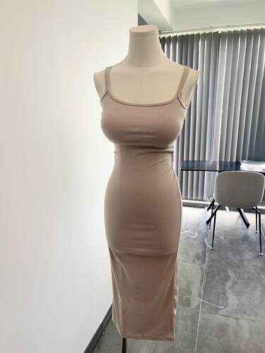 现货~51STUDIO自制性感后开叉女人味包臀吊带连衣裙长裙