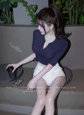 韩系穿搭低胸t恤藏蓝色打底衫透视上衣修身显瘦V领微透性感内搭女