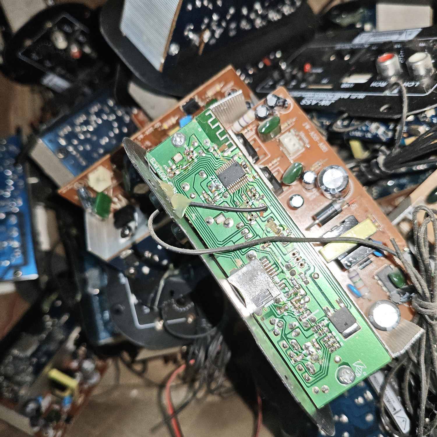 带蓝牙4-5-6寸迷你低音炮功放主板MP3解码遥控USB读卡12V220V家用