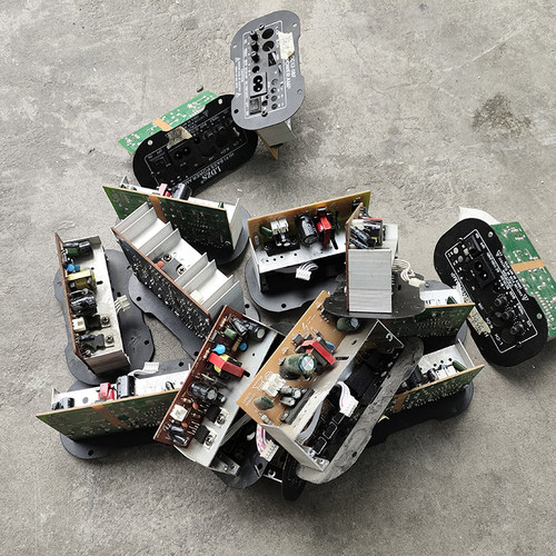 拆机大功率内置蓝低音炮