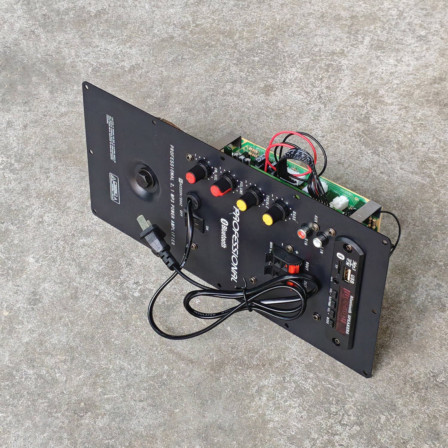 300W改装DIY铁面板2.1蓝牙大功率重低音炮6管大功率功放板3三声道