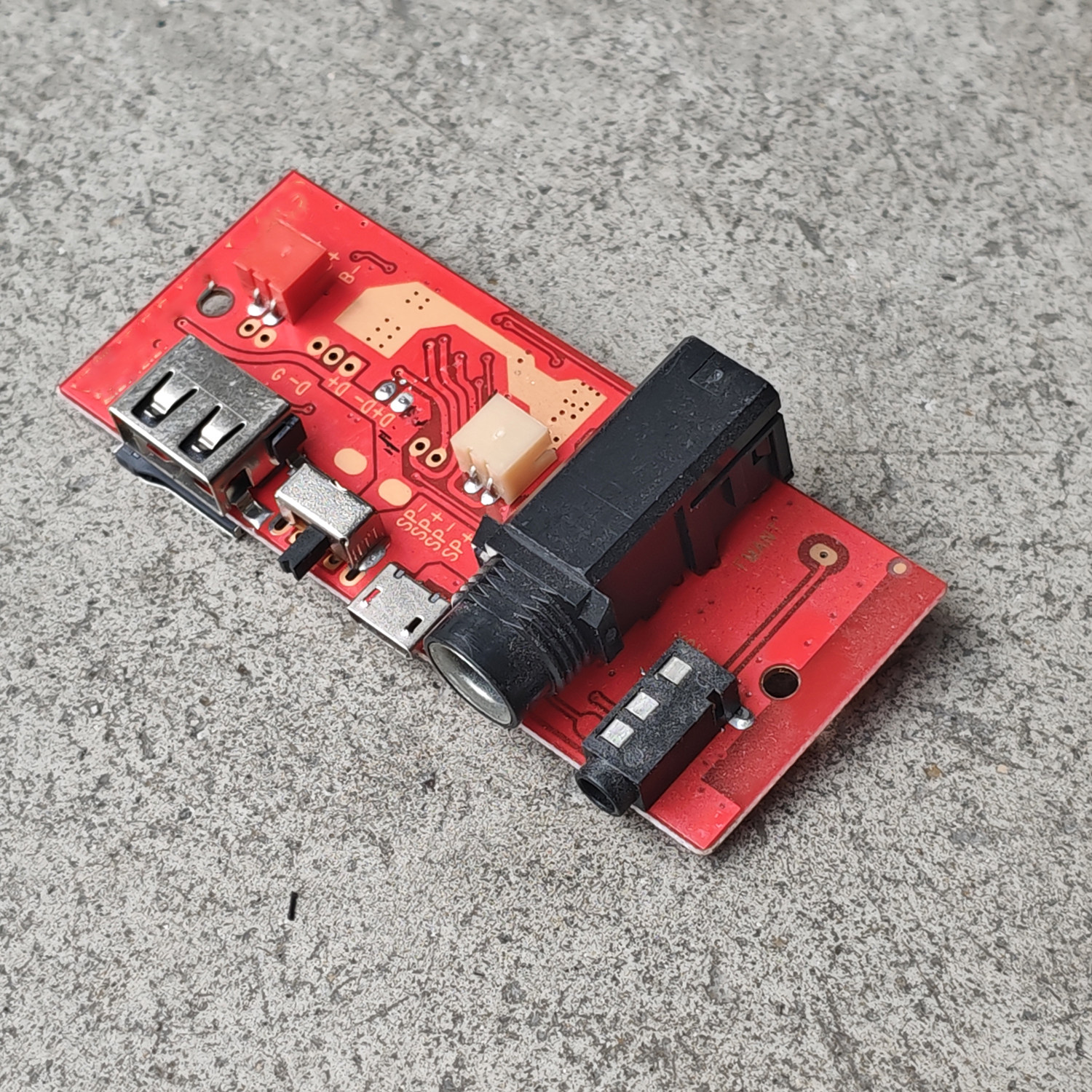 单声道12W功放MP3蓝牙音频解码功放板5VU盘小音响3.7V锂电池供电