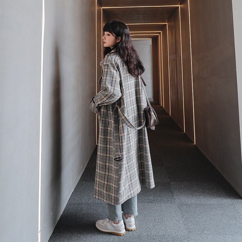 现货秋装灰色格子风衣外套20076-P135K219，女装风衣，唯尔萱