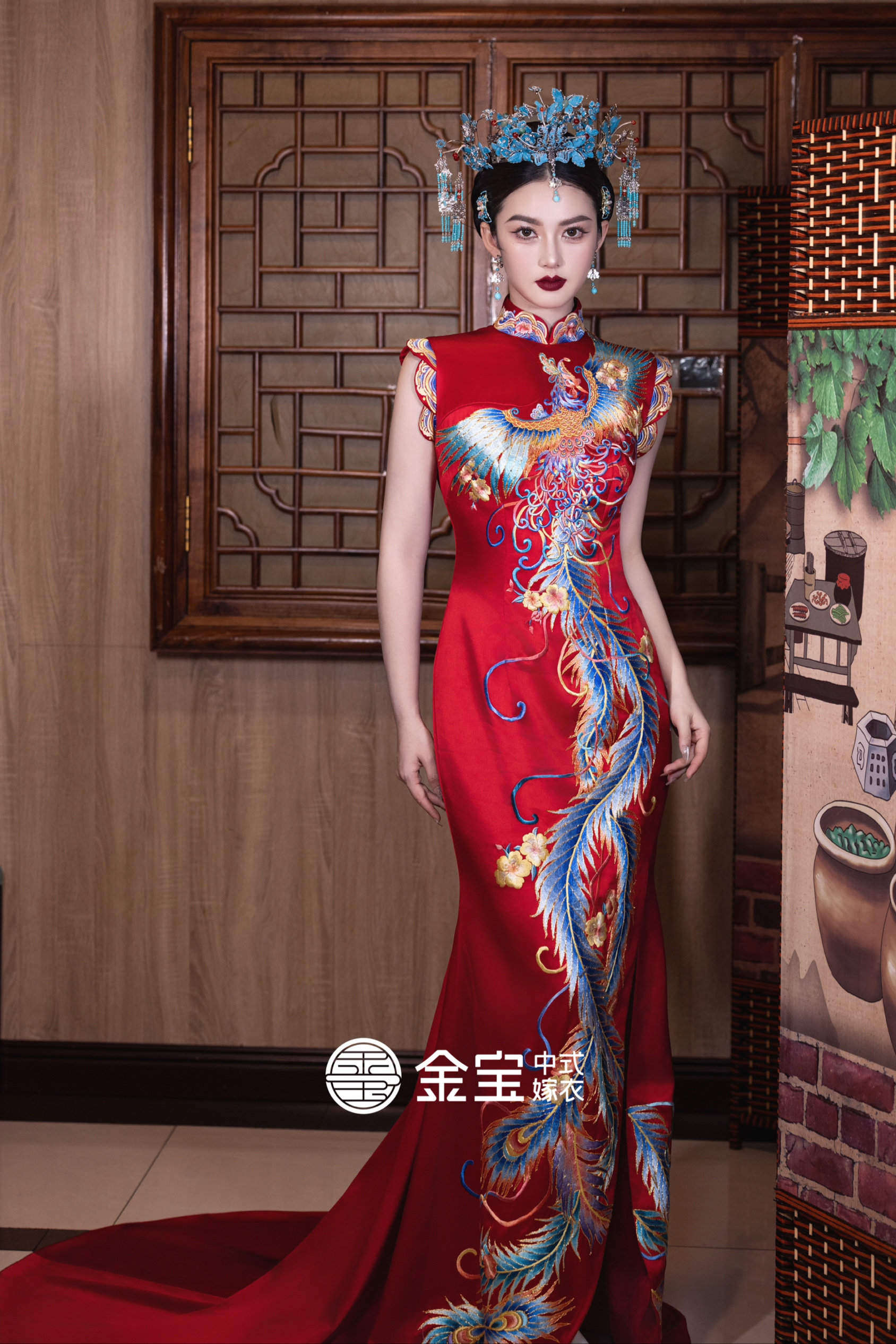 金宝五彩凤凰中式旗袍手工刺绣