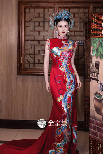 金宝五彩凤凰中式旗袍手工刺绣