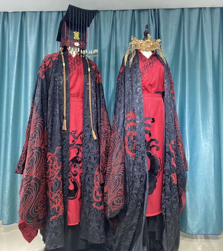 红黑色汉服婚服周制古装凤冠霞帔