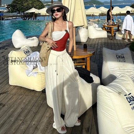 法式复古红色显白性感单肩连体辣妹泳衣女高级感显瘦温泉度假泳装