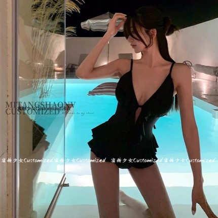 法式复古深V领性感连体荷叶边泳衣女 高级感黑色显瘦遮肚温泉泳装