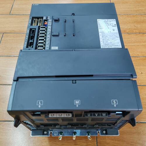 MDS-EM-SPV3-200120B M80系统一体驱动器议价维修