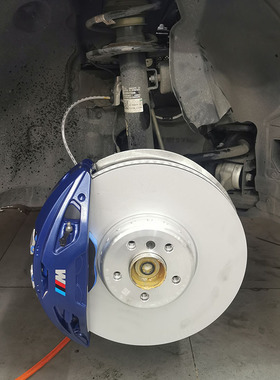 改装mp刹车540i大四卡钳刹车卡X3M40蓝色红色制动器374盘活塞