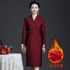 冬季喜婆婆婚宴装连衣裙高贵洋气加绒新款妈妈婚礼服酒红平时可穿