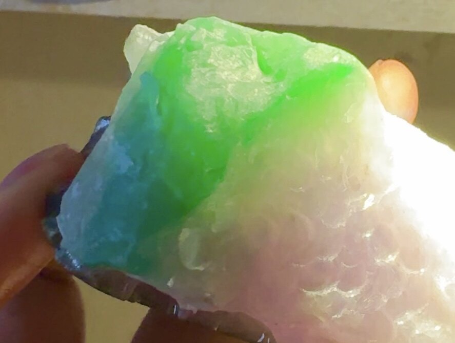 瑜瑾缅甸天然翡翠原石毛料 后江冰阳绿春带彩 戒面级色阳 YTM-1