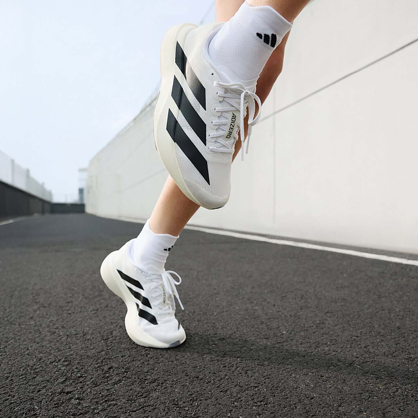 阿迪达斯女鞋2025新款ADIZERO EVO SL W运动缓震耐磨跑步鞋JH6208