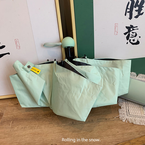 小巧便携黑胶防晒遮阳胶囊伞晴雨