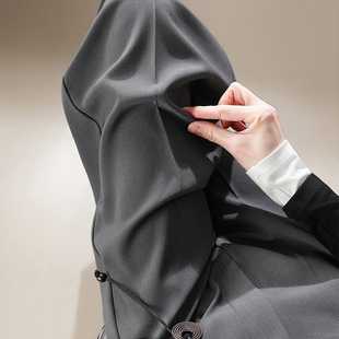 女士灰色西装裤女春季2026新款垂感直筒裤百搭设计感休闲阔腿裤子