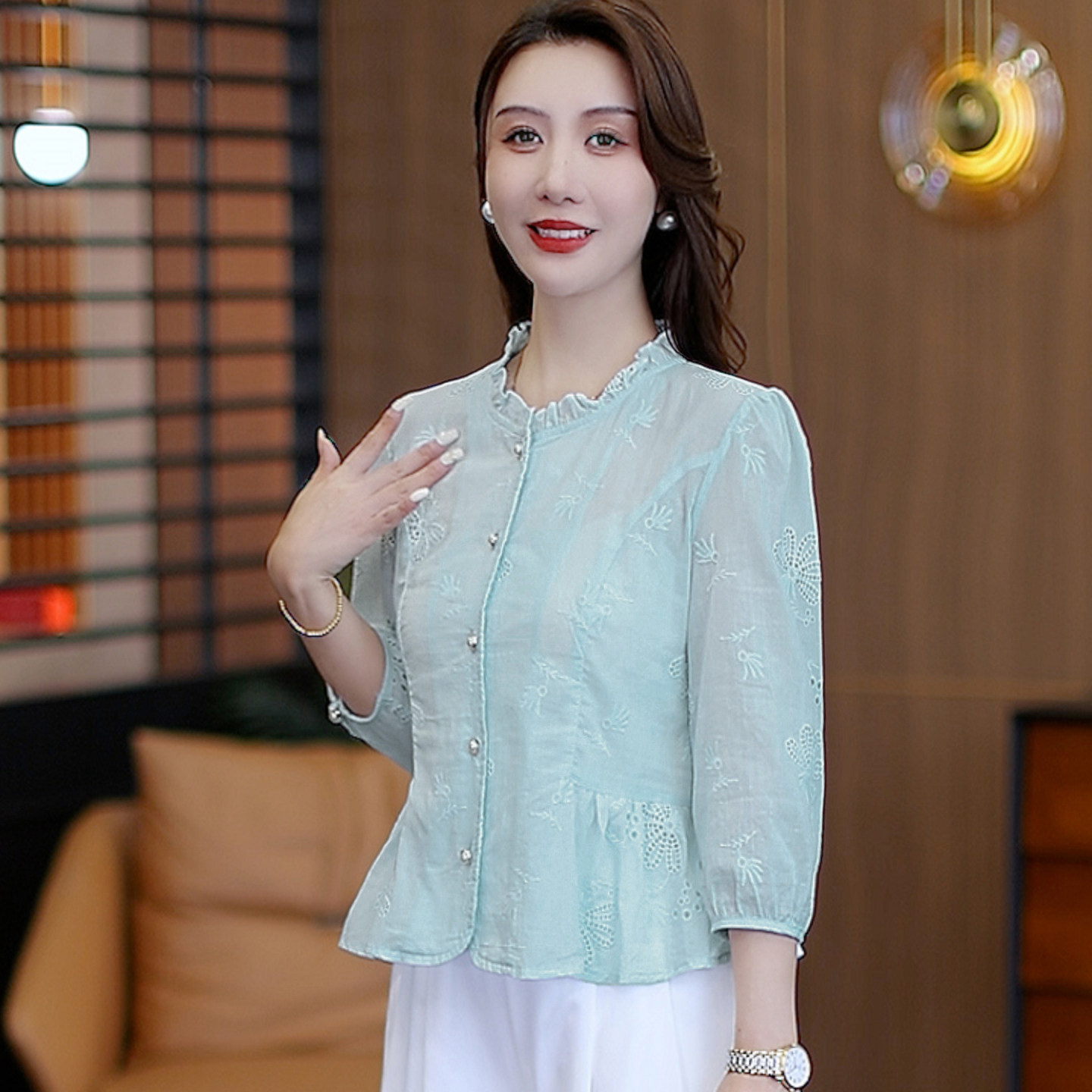 小个子时尚五分袖衬衫女早初秋新款洋气刺绣上衣百搭宽松圆领小衫