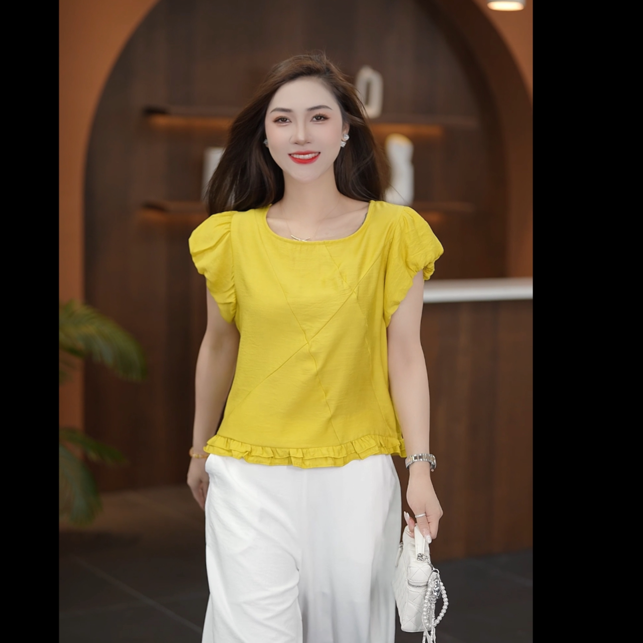 2025新款夏季法式花边小飞袖衬衫女士时髦洋气质宽松短袖T恤上衣t