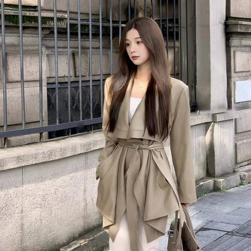 卡其色复古大翻领系带短款风衣外套女2025春季收腰垂感大衣小个子
