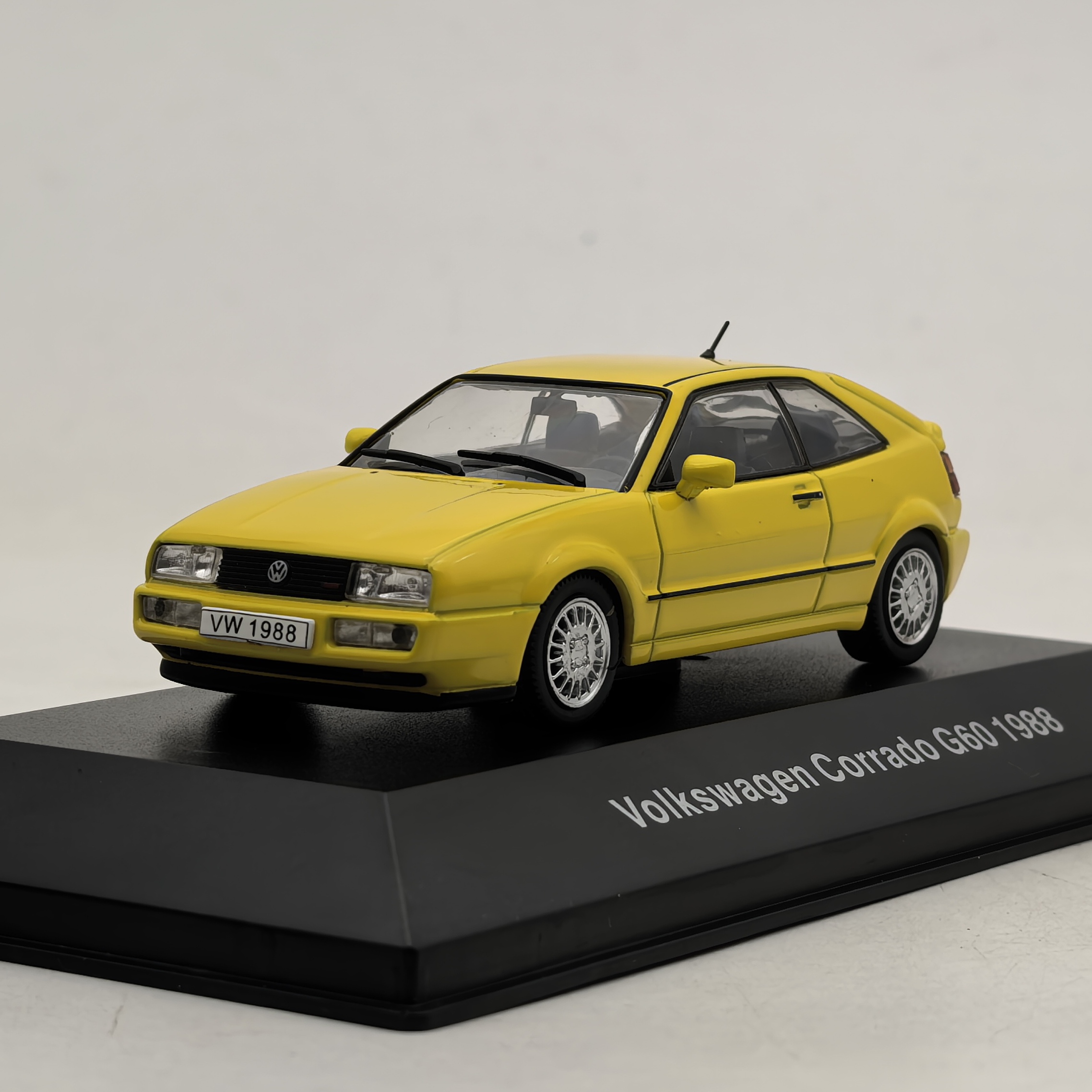 ixo 1:43 Volkswagen Corrado G60 1988大众双门两厢合金汽车模型