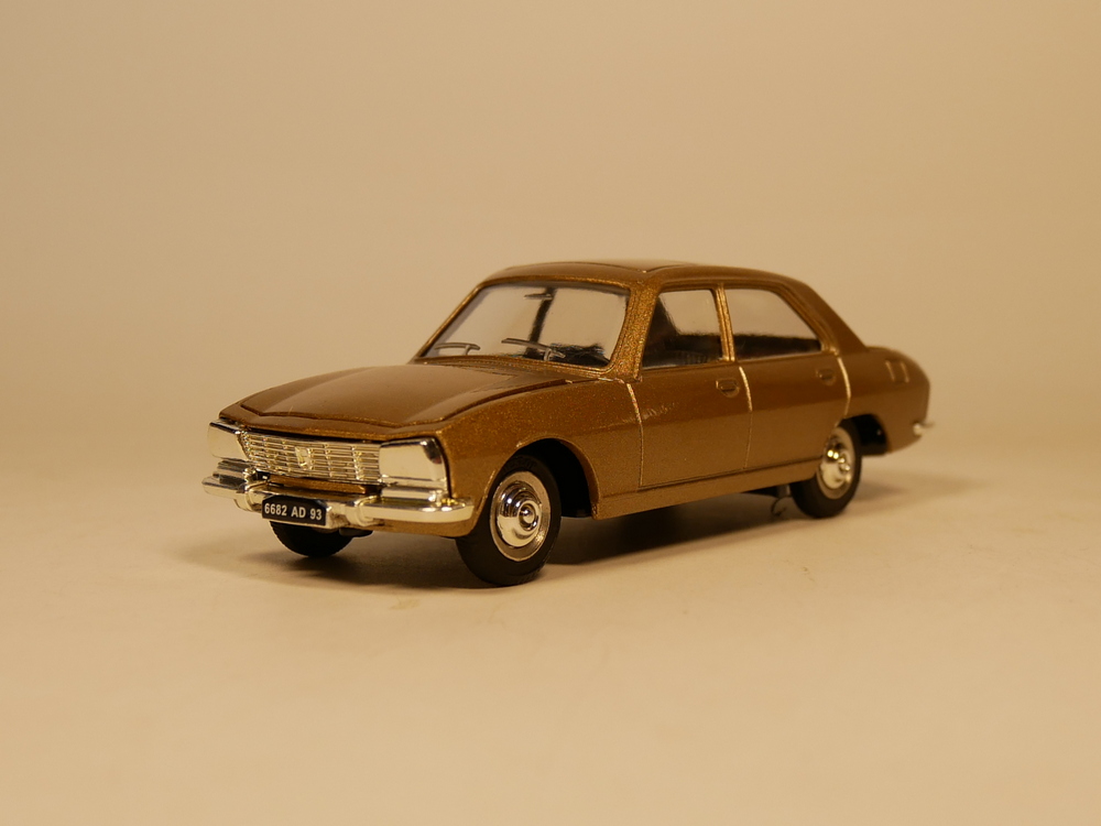 DINKY TOYS 1:43 Peugeot 504标致504复古铁皮车金属玩具车摆件-封面