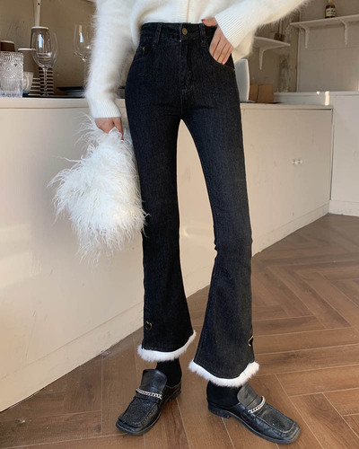 王小姐 77WXJ83377