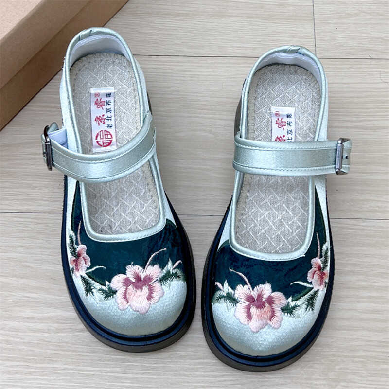 轻便舒适夏季女单鞋复古民族风