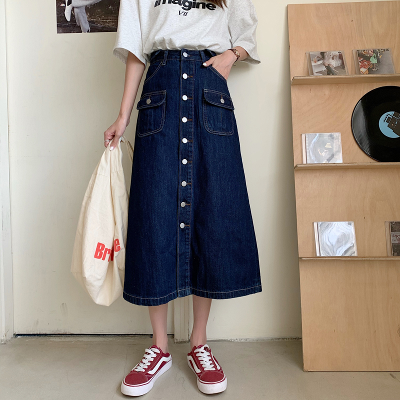 A new denim skirt with high waist and thin crotch