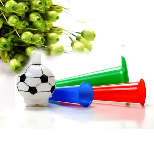 Корпорация игры с мячом, концерт с тремя футбольными рогами, фанаты Wheisth Play The Instrument Rops, дети