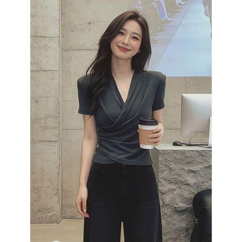 纯欲风v领交叉正肩短袖T恤女2026夏新款大码胖mm时尚修身减龄上衣