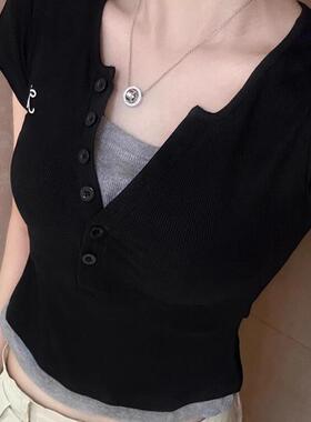 黑色v领假两件短袖t恤女夏季设计感小众修身正肩短款上衣2025新款