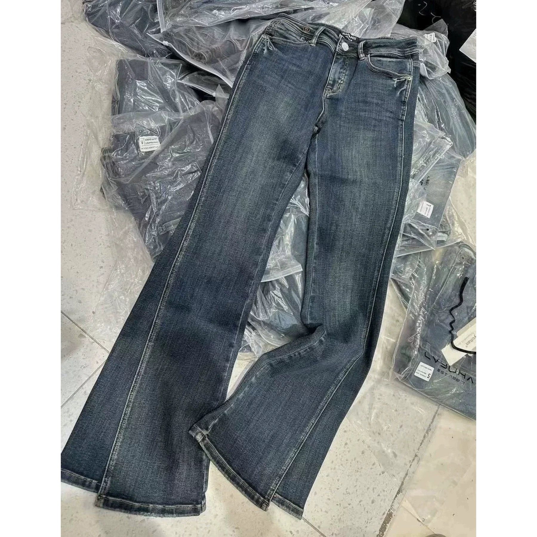 欧洲站2025秋新款hav欧货 百搭修身弹力喇牛仔裤 特价,女装/女士精品,短外套,淘宝优惠券,粉丝福利购,淘宝优惠卷