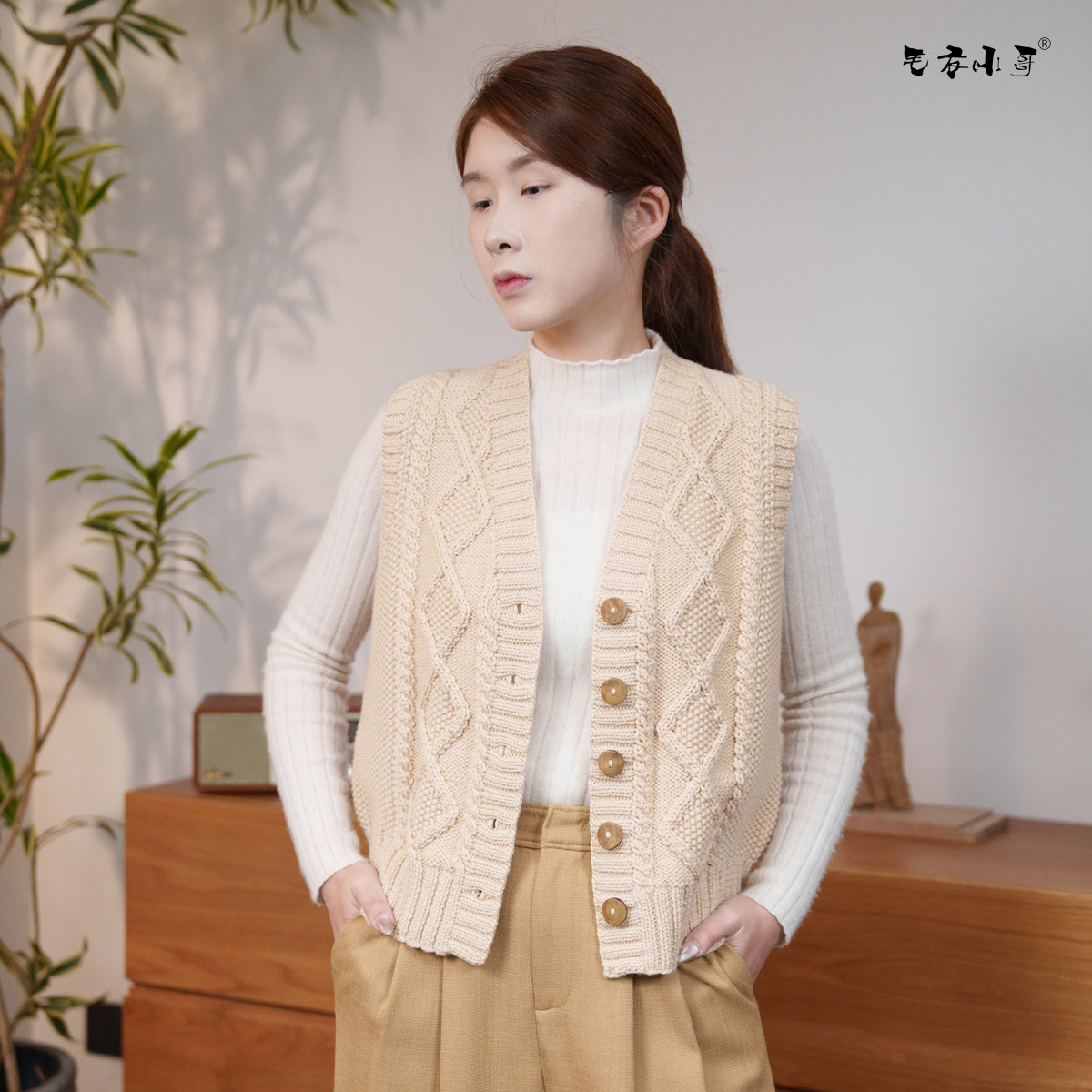 毛衣小哥春秋新款手工编织定制经典款V领开衫背心马甲女时尚百搭,女装/女士精品,毛针织衫,淘宝优惠券,粉丝福利购,淘宝优惠卷