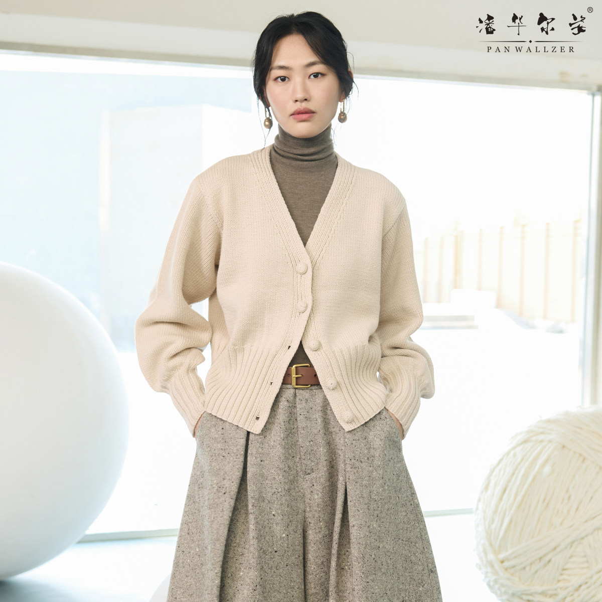 潘华尔姿秋冬高级V领灯笼袖开衫短款针织长袖女时尚简约手工编织图片