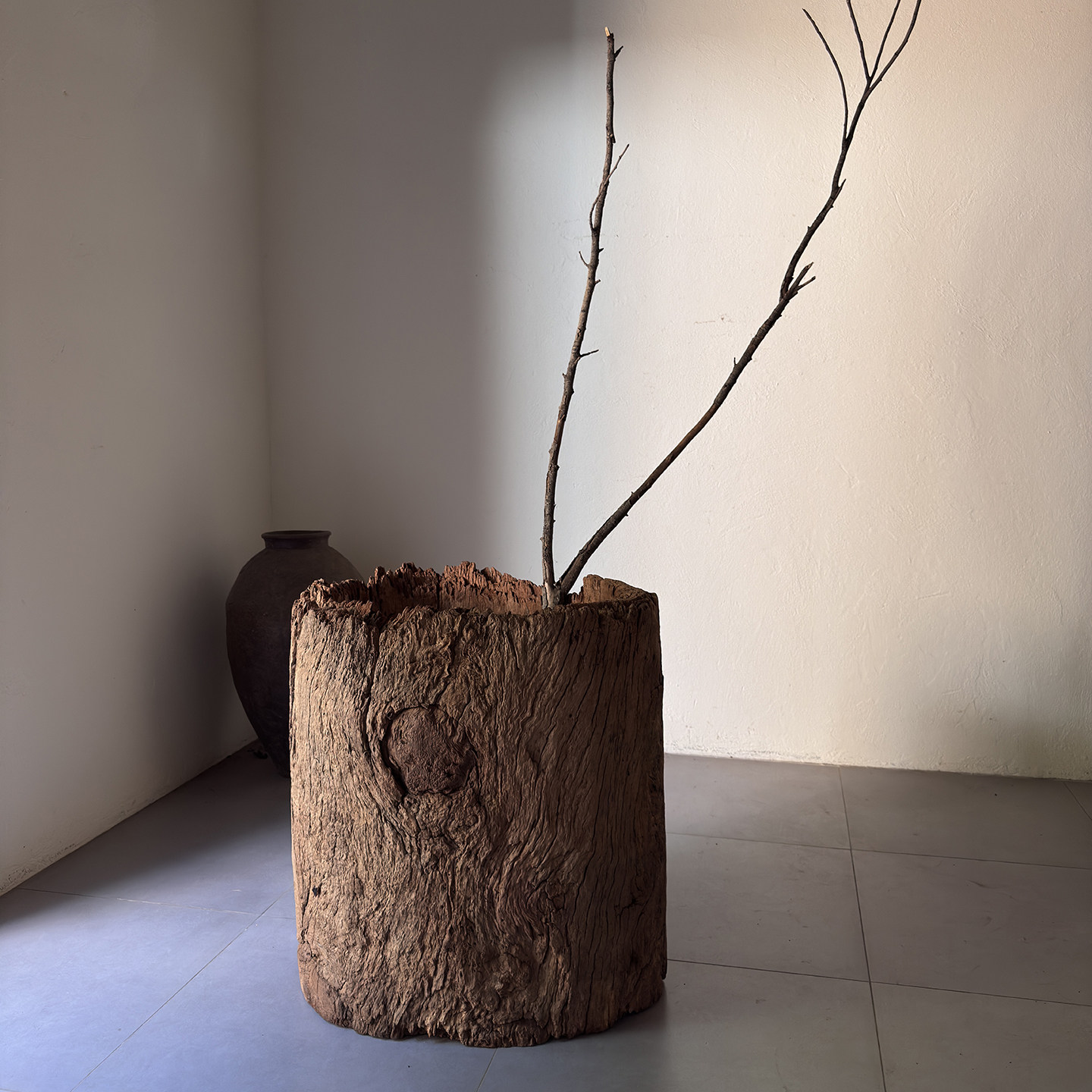 古董枯木插花桶侘寂风空间枯木桶收藏摆件艺术空间装饰26119