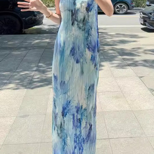 00后褶皱2025夏气质褶皱长裙夏季新款显瘦一步裙无袖圆领印花