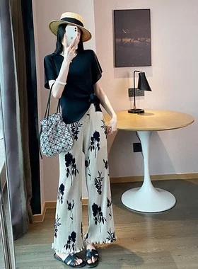2025三宅系列褶皱百搭休闲裤小微喇叭裤压褶印花九分裤显瘦垂感