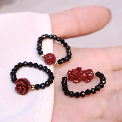 串珠戒指女时尚个性小众玫瑰花设计感食指戒2023新款朱砂指环