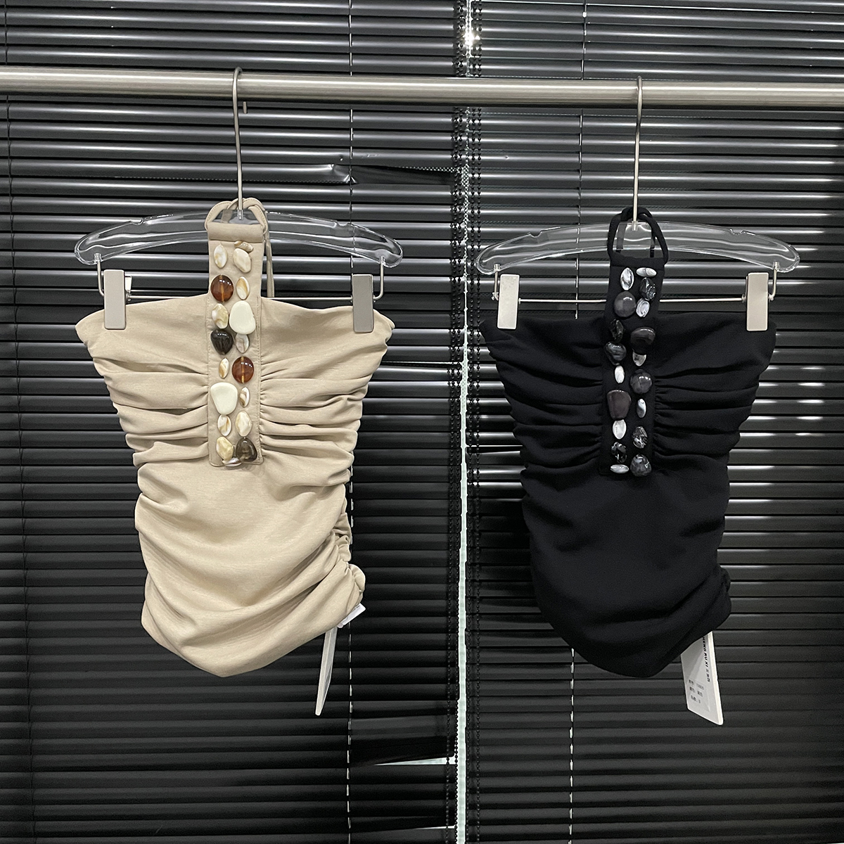 付新博女装装饰石头挂脖吊带背心女小众辣妹时尚显瘦上衣13805