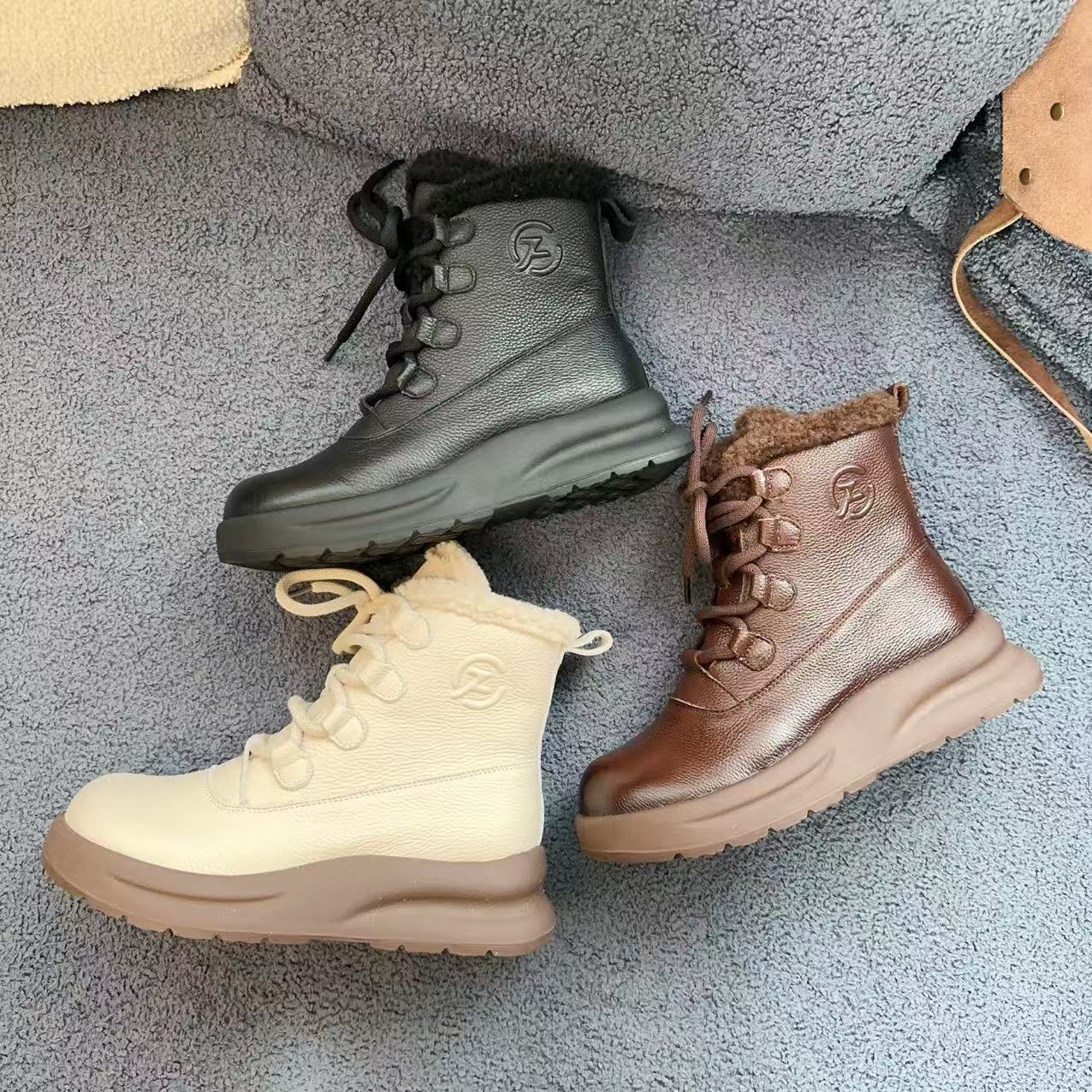 冬季防滑羊羔绒保暖雪地靴