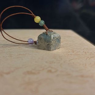 天然新款上市花坑孔雀绿优质精品促销青花冻石印章吊坠1.5厘米