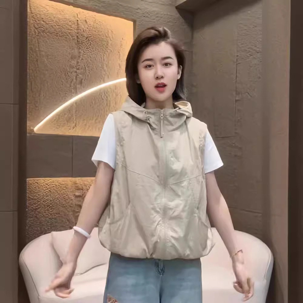 夏季薄款防晒连帽马甲女2024夏季新洋气时髦宽松休闲显瘦马夹外套